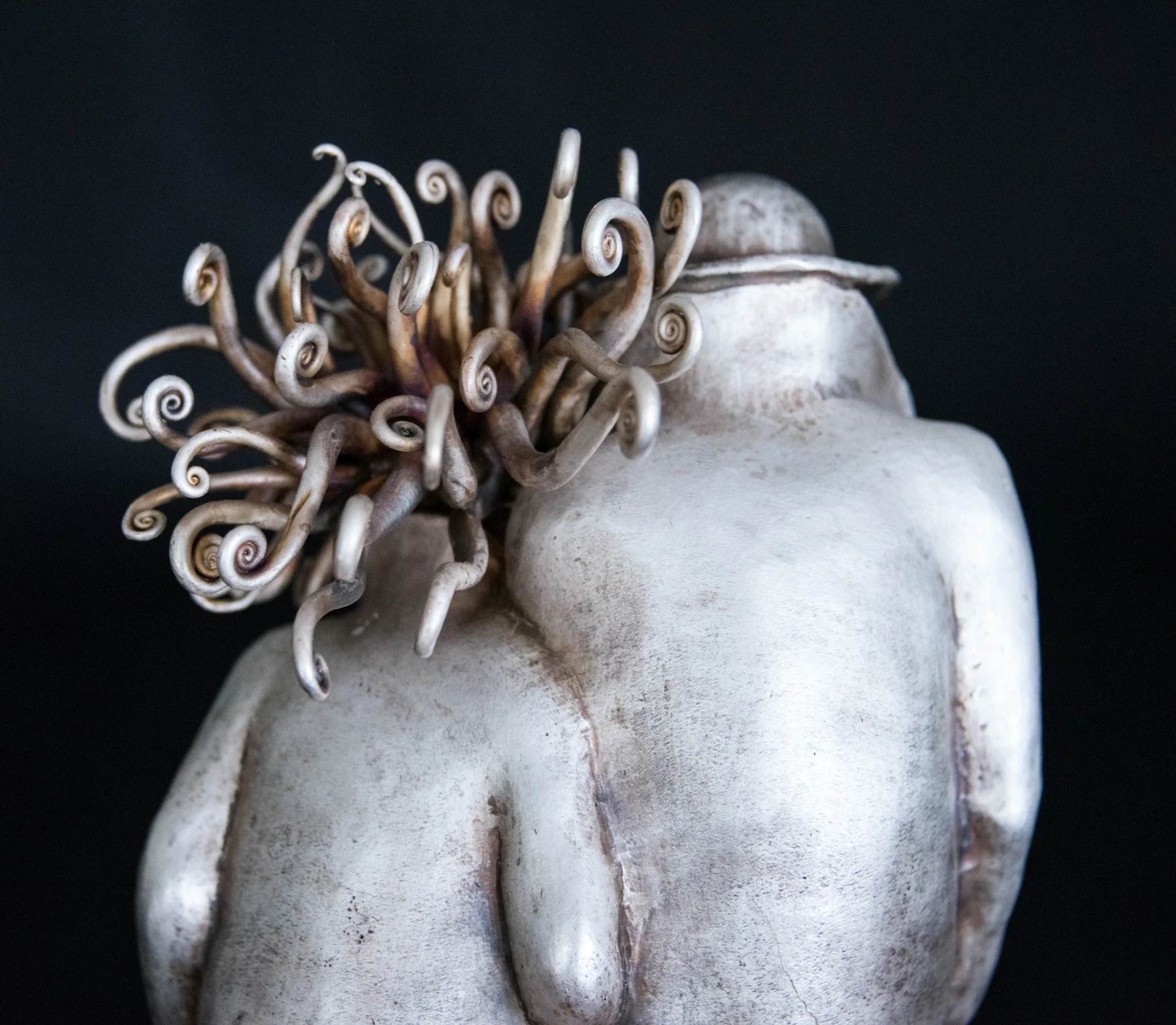Bronze Sculpture | Passers-by - Image 4